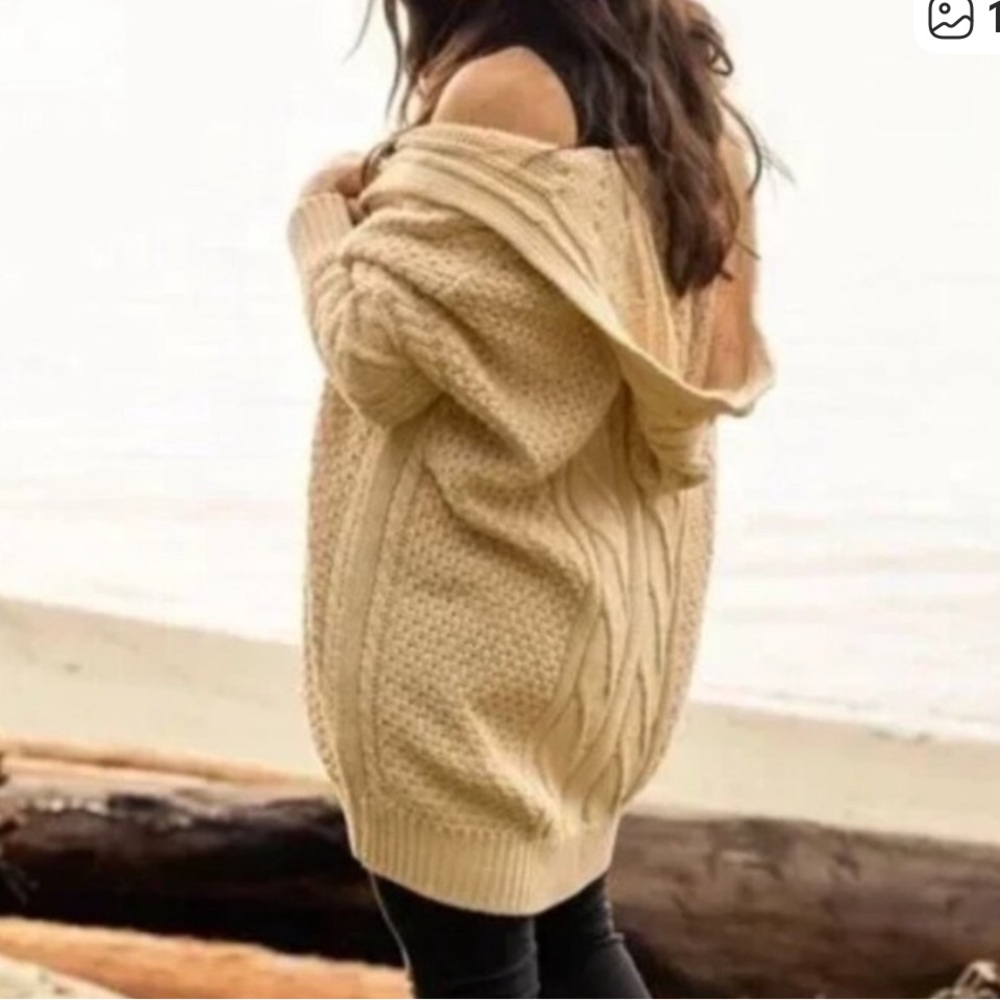 Jackson Rowe Pluto Cable Knit Hooded Cardigan